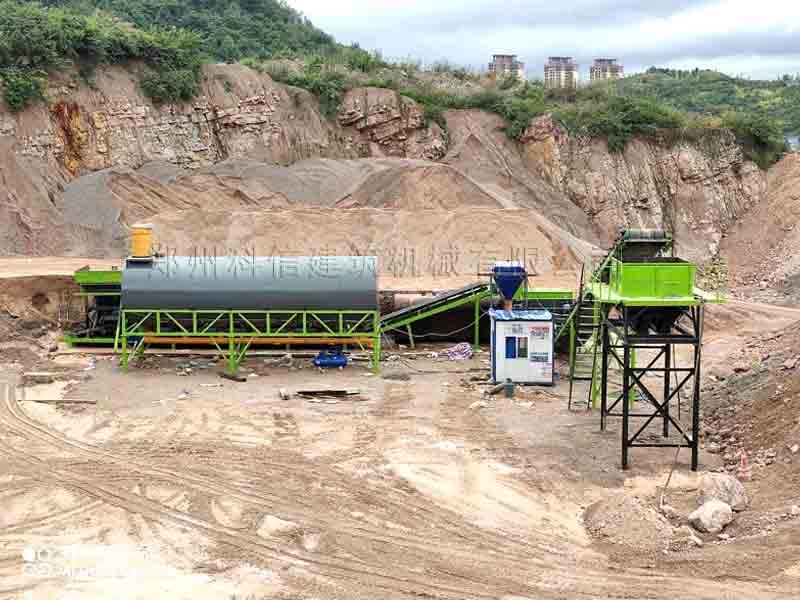 基層材料拌合站用什么？500噸的穩(wěn)定土拌和站